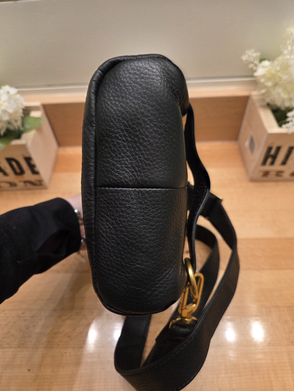 HOBO Fern Sling Bag Black Pebbled Leather Crossbody Bag - Picture 7 of 10